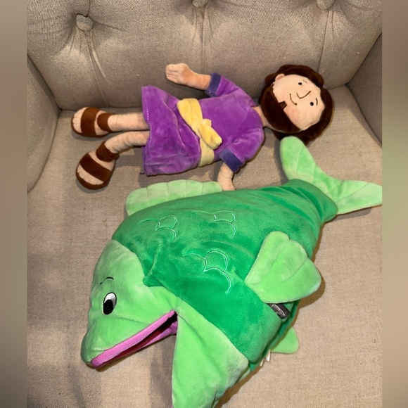 EUC Hallmark’s Jonah and the Big Fish Stuffed Doll Set - Picture 11 of 15